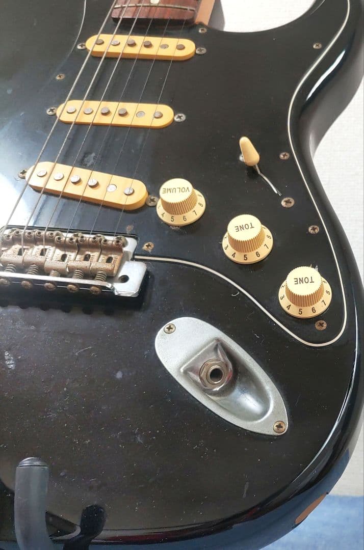Fender Japan ストラトキャスター 　黒　ソフトケース/シールド付き