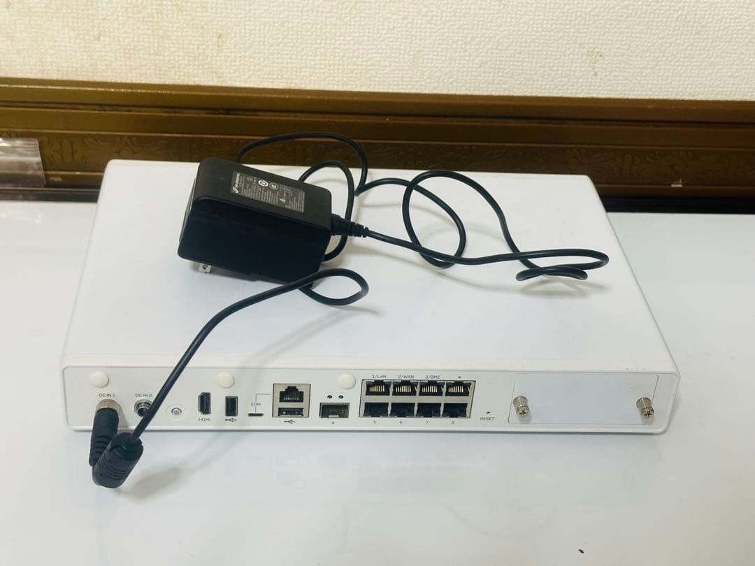 Sophos XG 135 スイッチングハブ