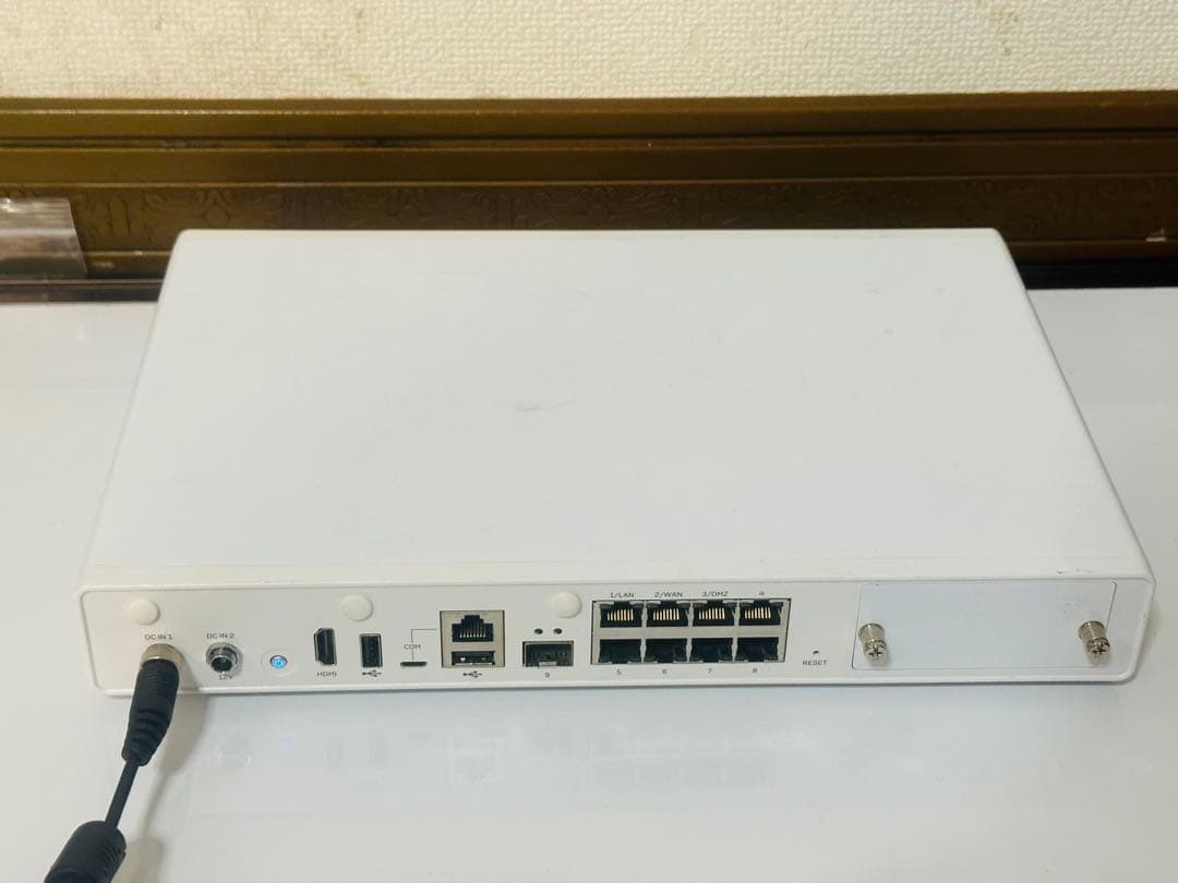 Sophos XG 135 スイッチングハブ