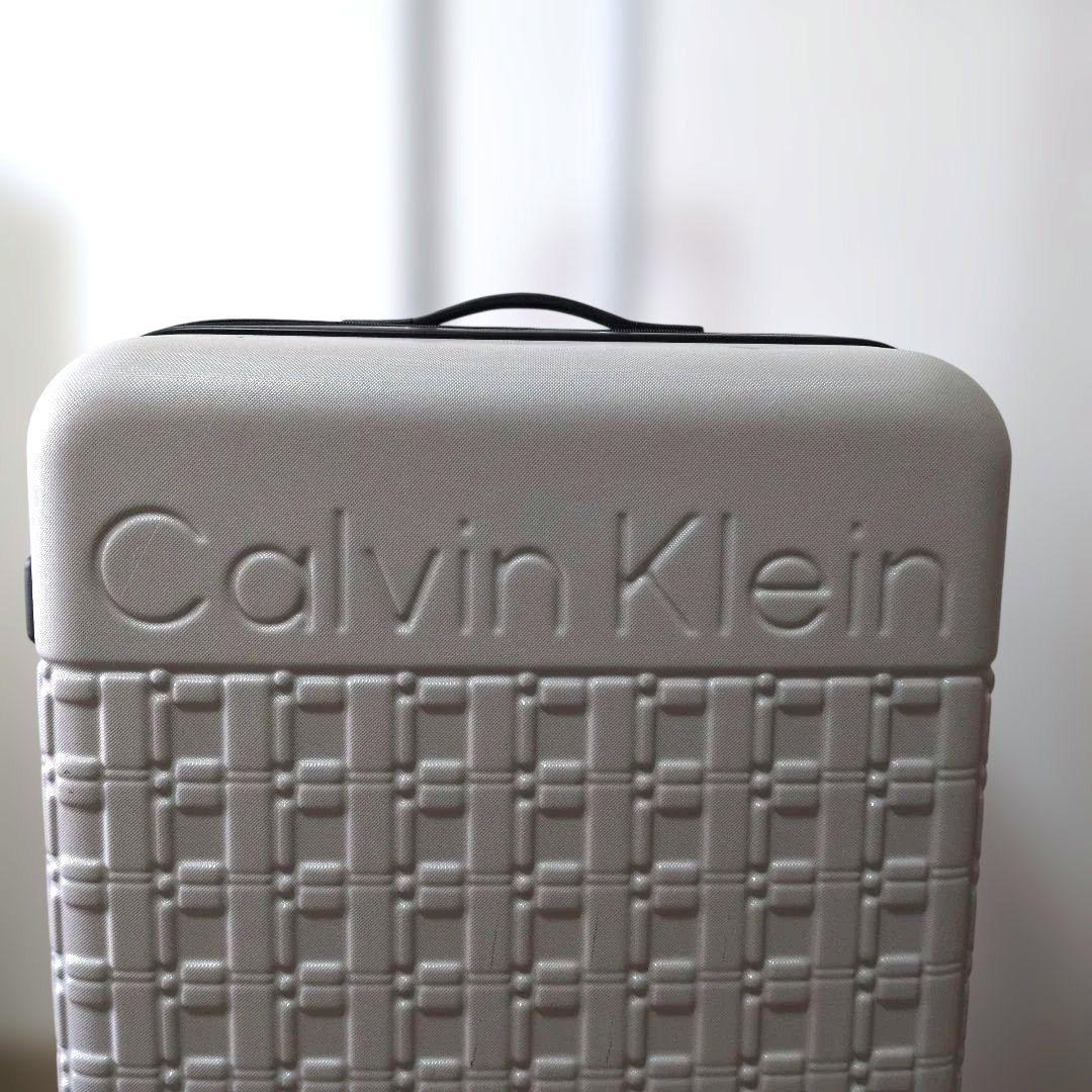   大型 キャリーケース CK ロゴ 使用１回のみ　拡張可