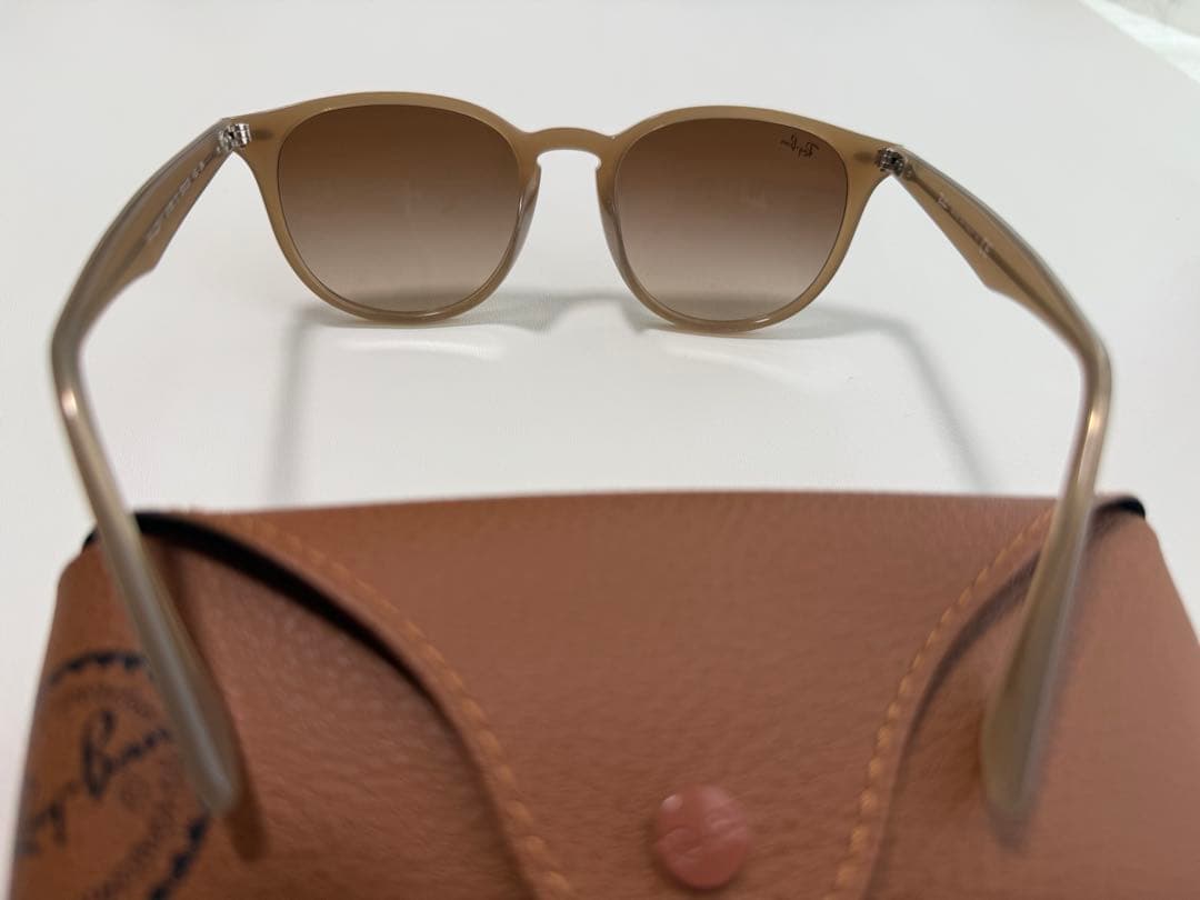Ray-Ban ベージュ RB4259F-6166/13