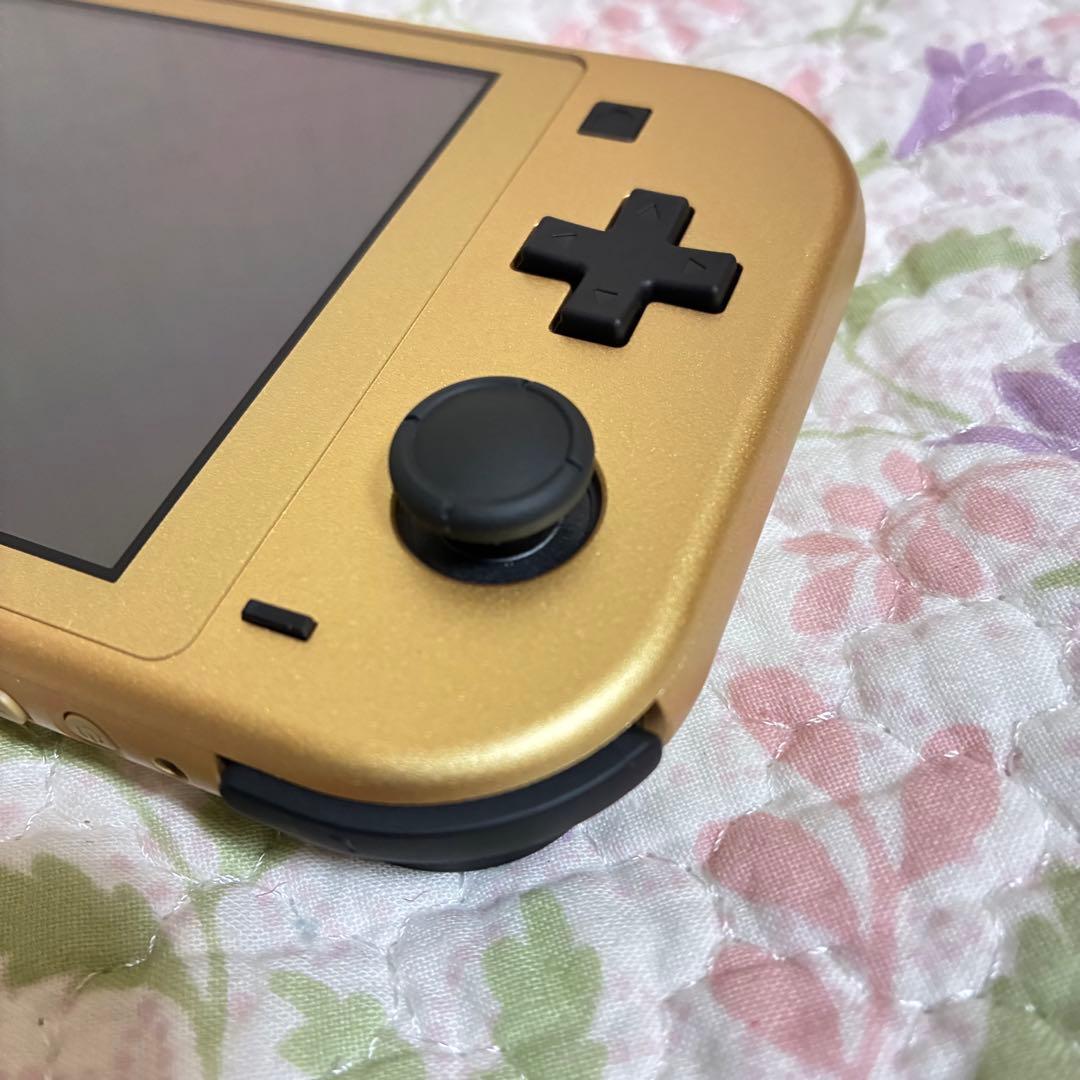 【完品・美品】Nintendo Switch Lite ハイラルエディション