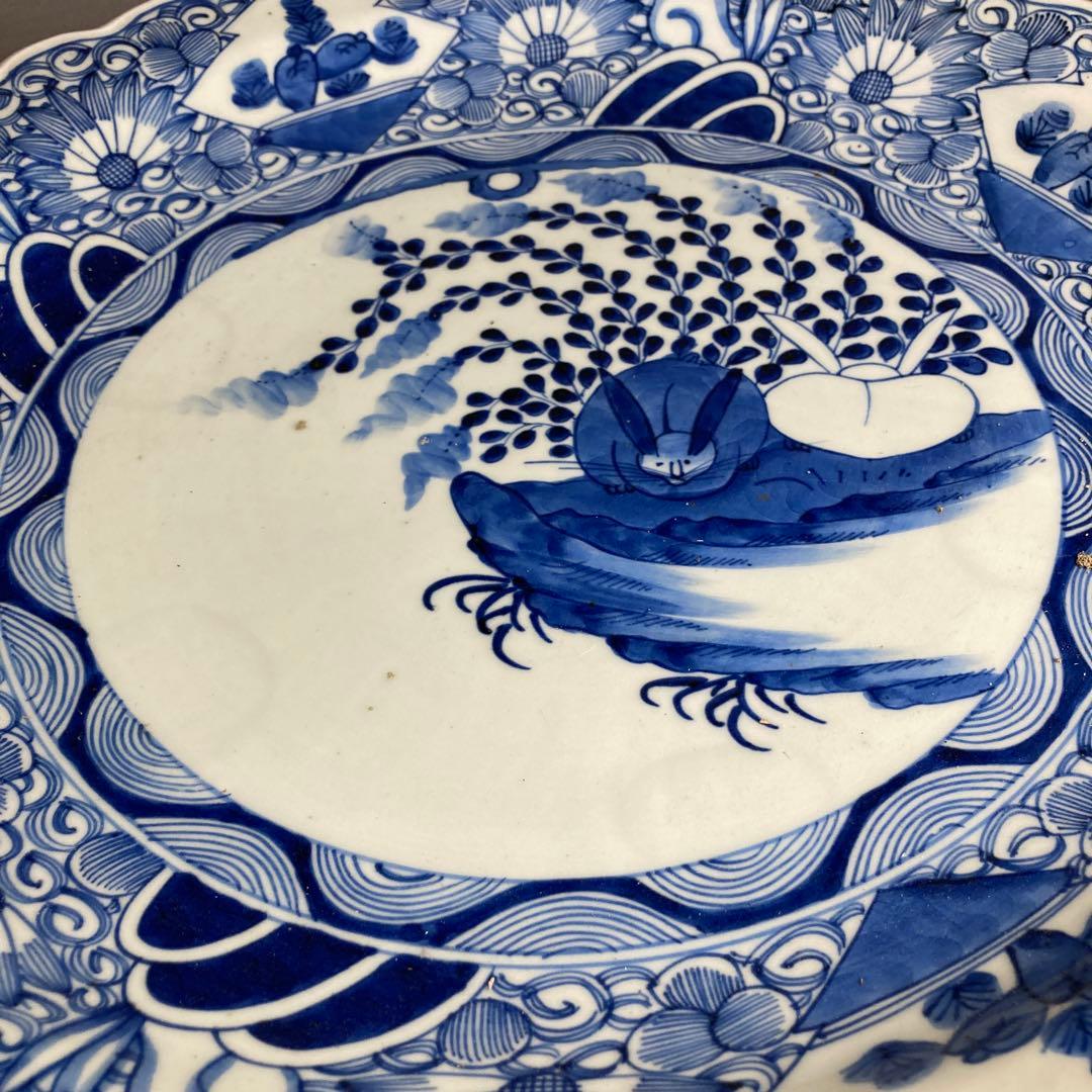 【まいまいさん専用】古伊万里の伝統　有田焼　古伊万里　染付二兎絵菊地紋　花縁大皿
