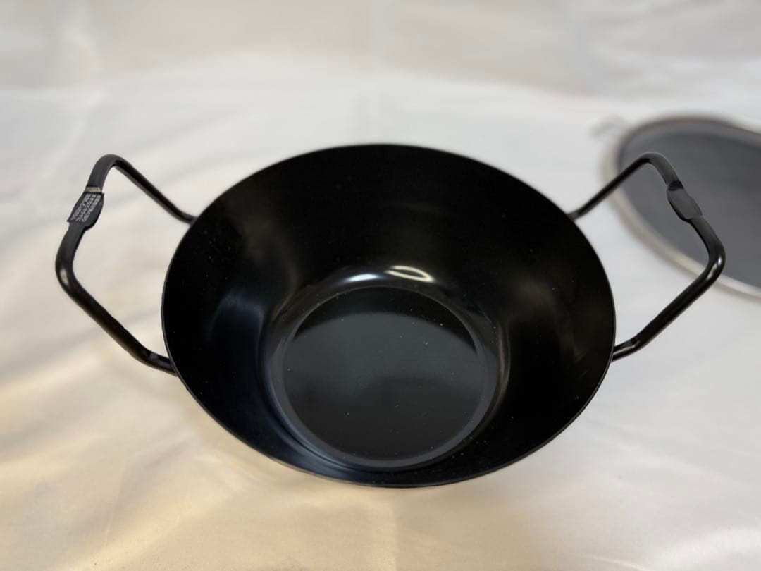 ◯未使用 ラパーゼ 鉄鍋 22cm 油はね防止ネット付き