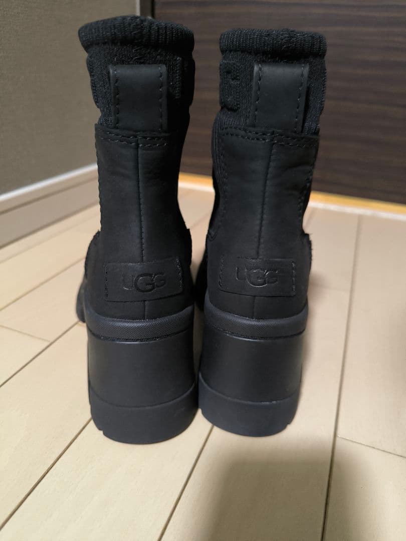 【美品】UGG Moxy Chelsea 23.5 アグ モクシー チェルシー