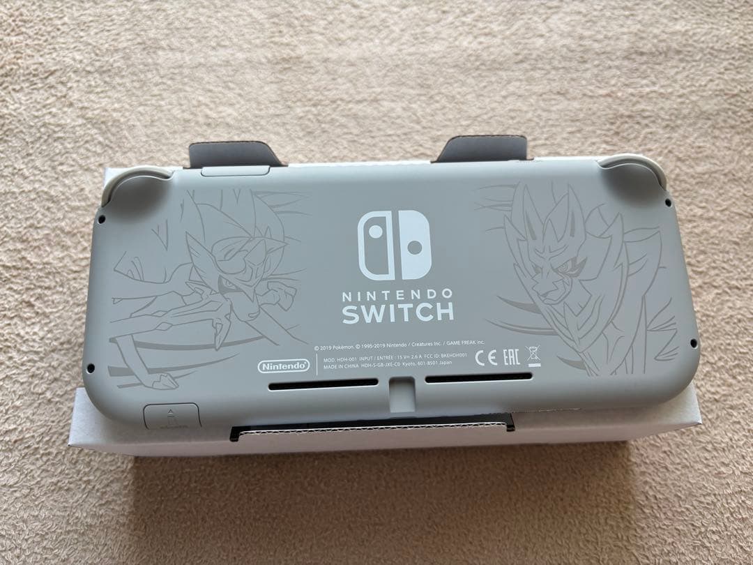 【超美品】Nintendo Switch Lite ポケモンデザイン 本体