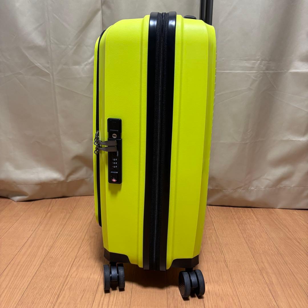 【極美品】シフレ Green Works ハード 軽量 フロント開き TSA