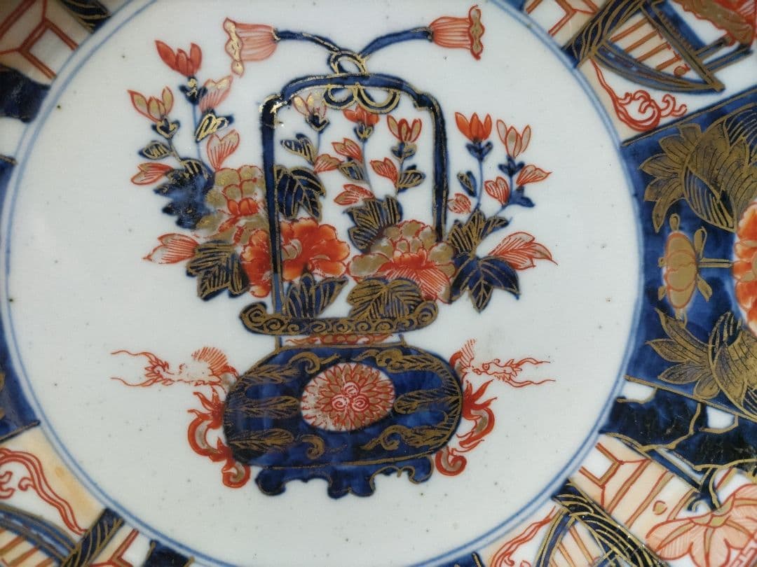 時代！金唐草花籠図　古伊万里 金彩 色絵 八角鉢（対角径27cm）花銘