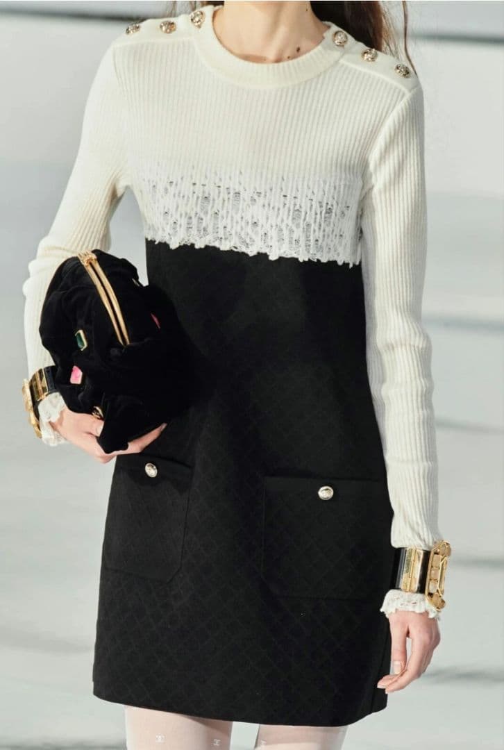 CHANEL バイカラーニットワンピース ココボタン ミニ丈 ブラック×ホワイト