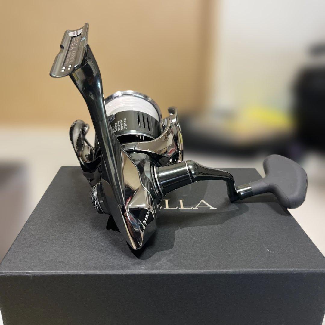 ムニ　【美品】 SHIMANO 22 STELLA 4000XG