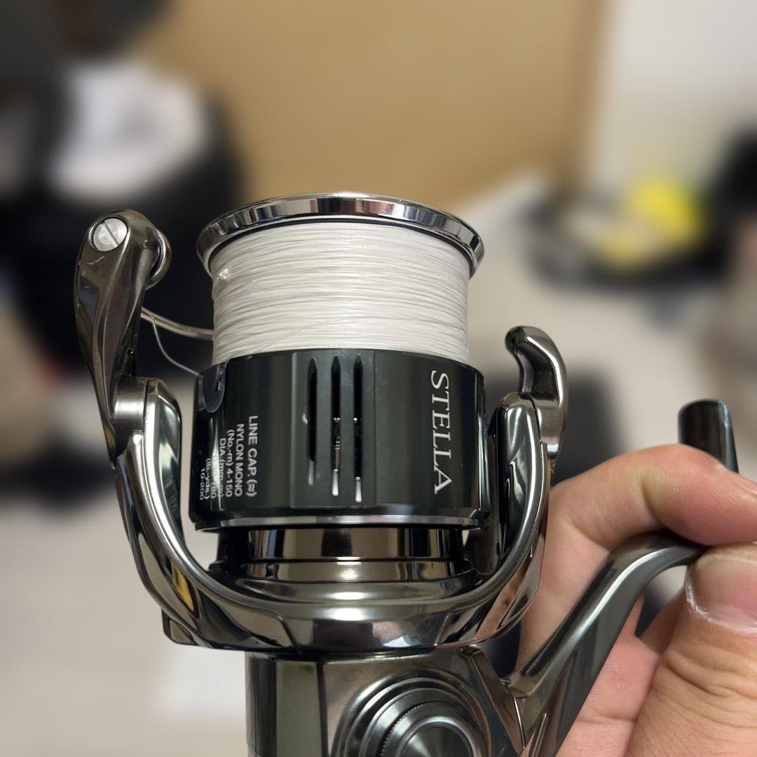 ムニ　【美品】 SHIMANO 22 STELLA 4000XG