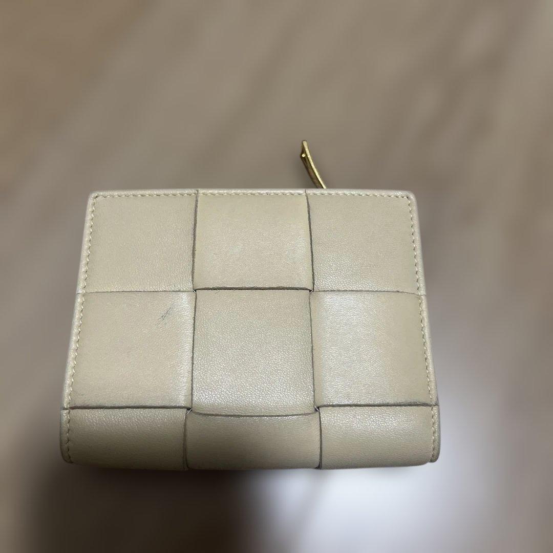 BOTTEGA VENETA ベージュ二つ折り財布