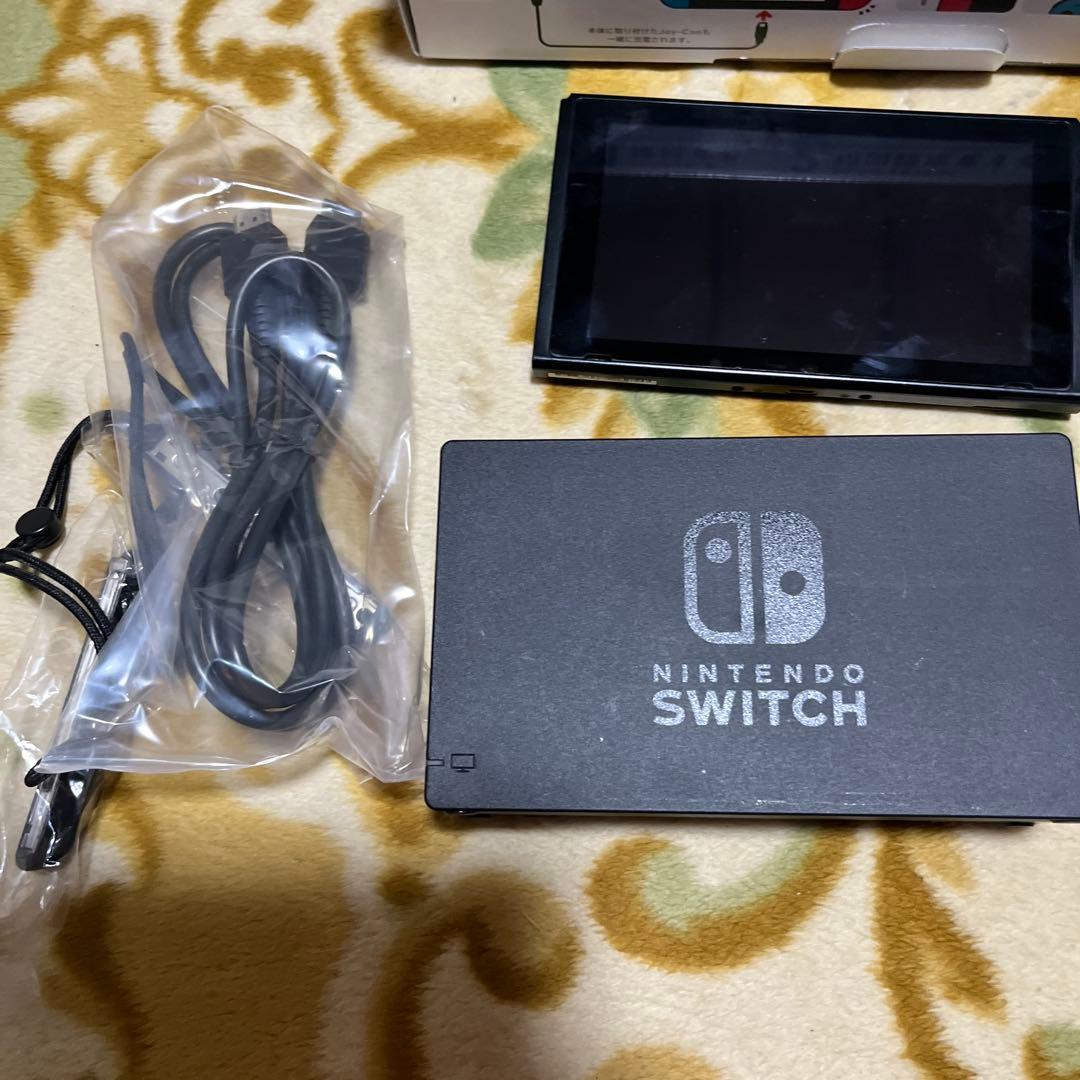 Nintendo Switch本体と付属品
