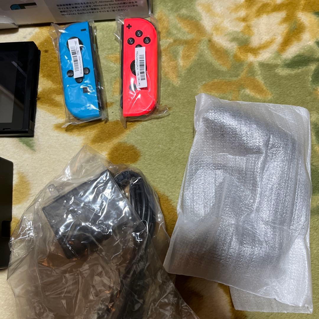 Nintendo Switch本体と付属品