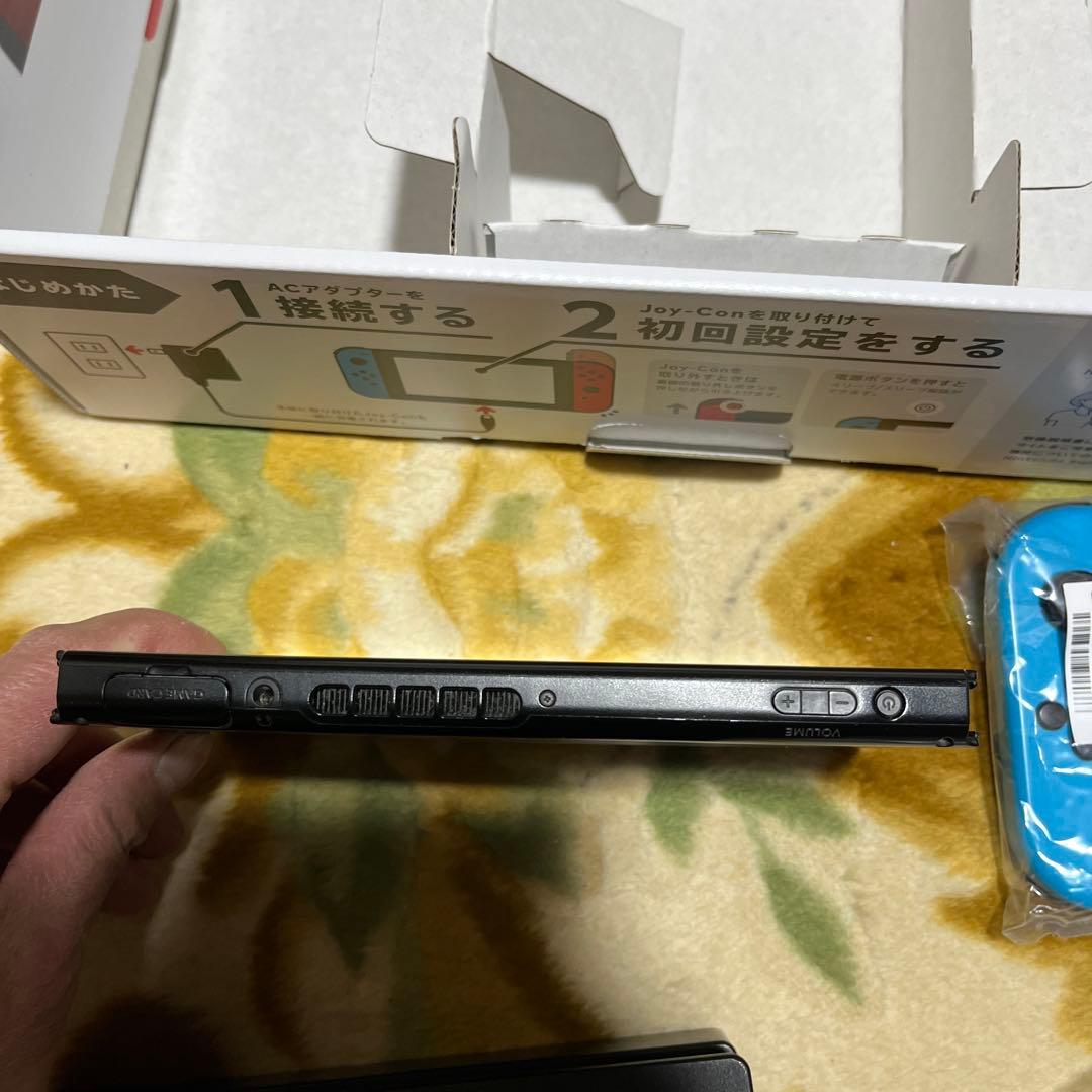 Nintendo Switch本体と付属品