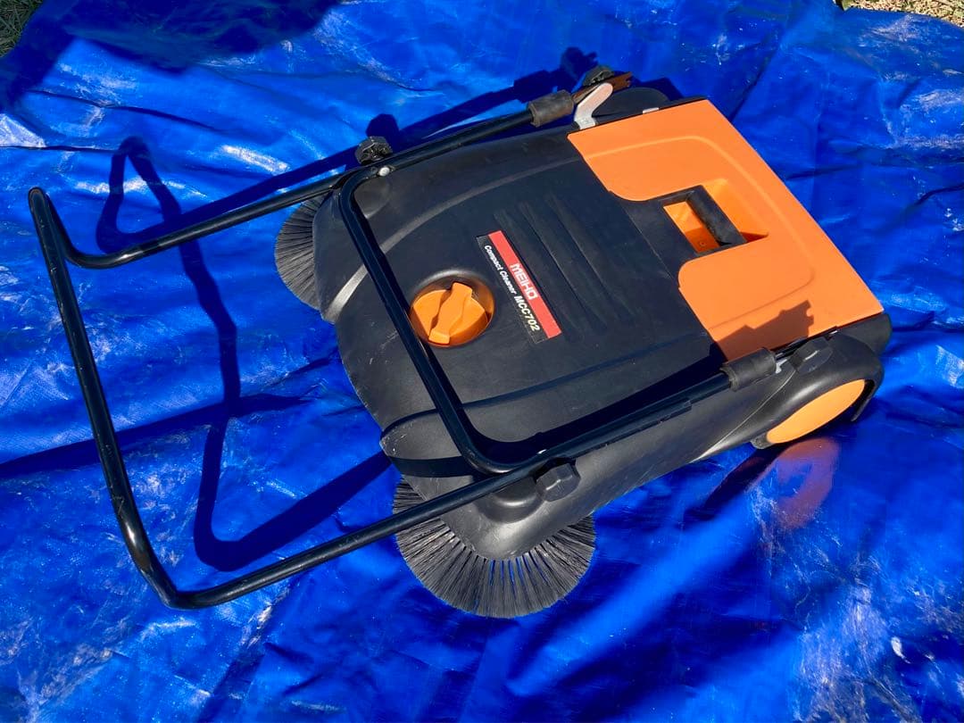 【中古品】ワキタ コンパクトクリーナー MCC702 業務用手押し式掃除機