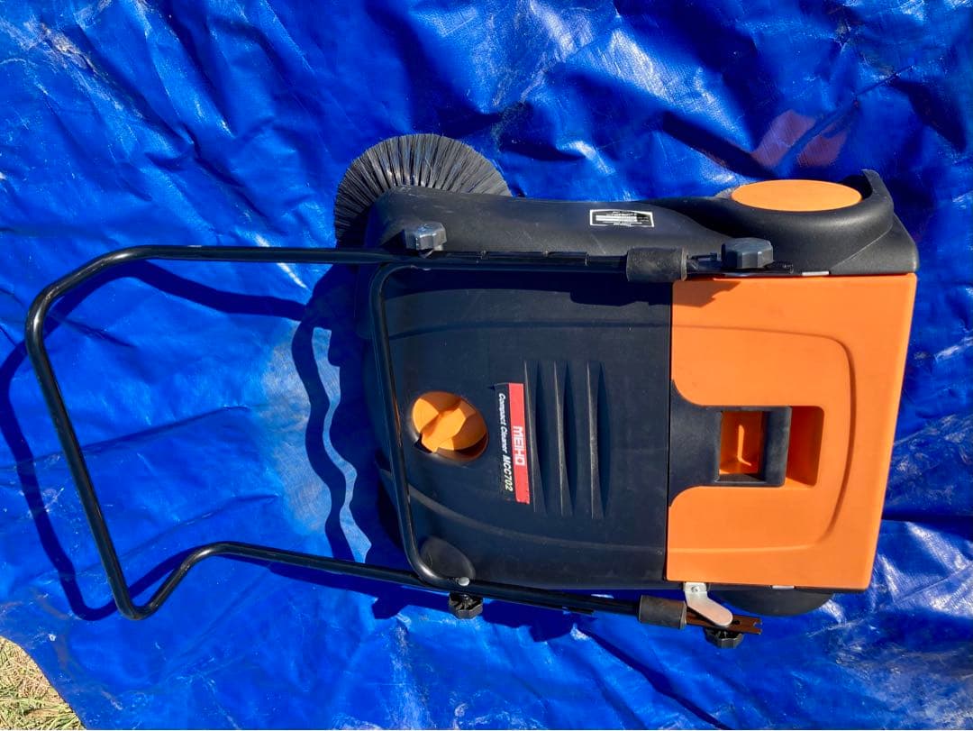 【中古品】ワキタ コンパクトクリーナー MCC702 業務用手押し式掃除機