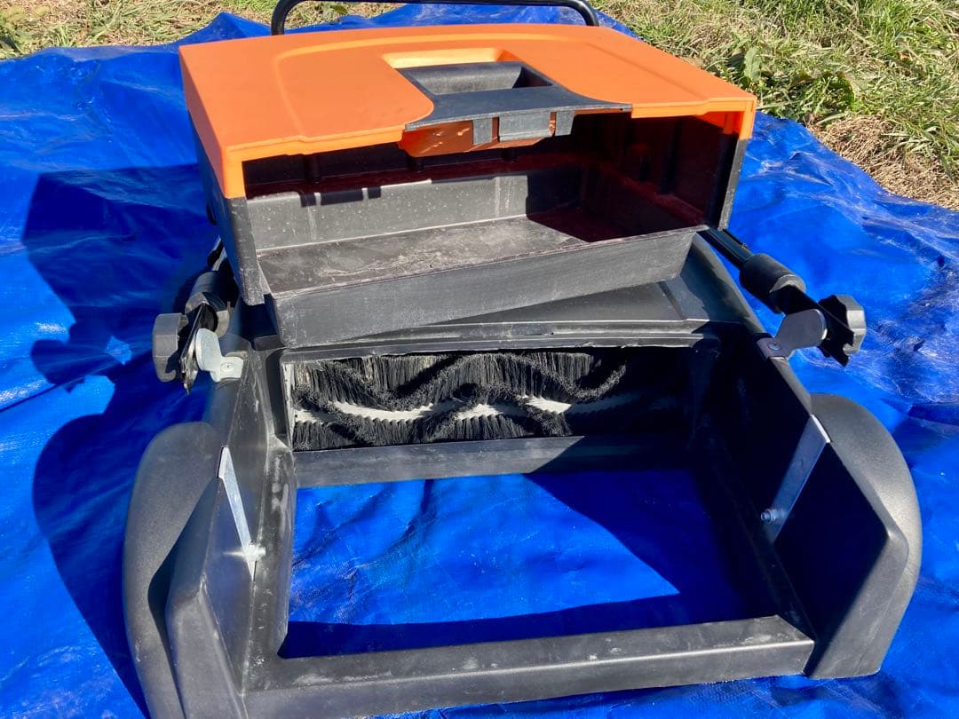 【中古品】ワキタ コンパクトクリーナー MCC702 業務用手押し式掃除機