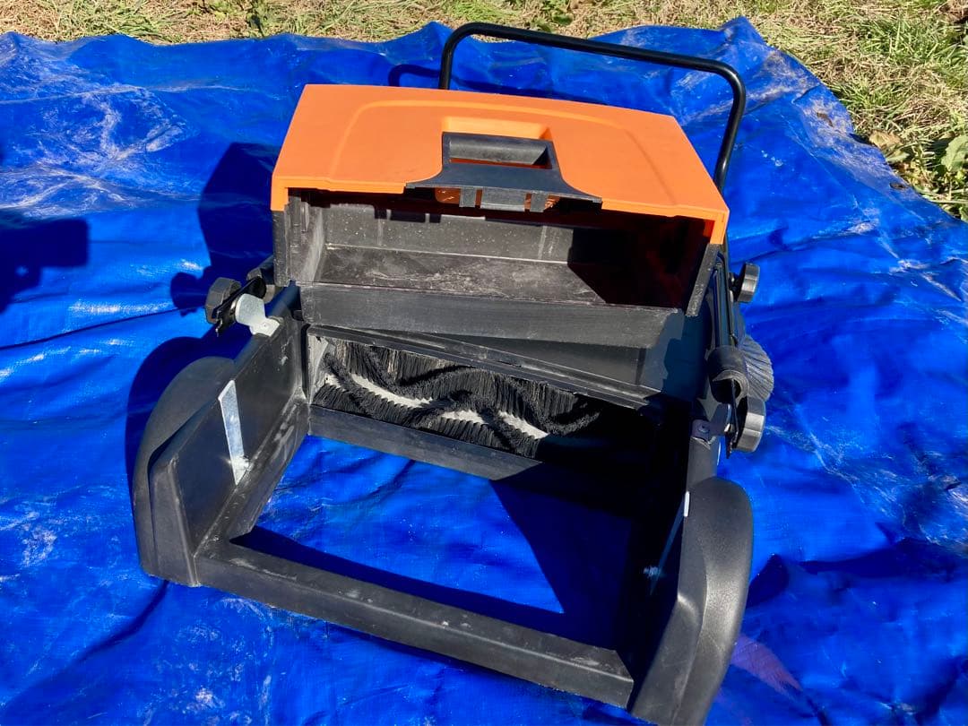 【中古品】ワキタ コンパクトクリーナー MCC702 業務用手押し式掃除機
