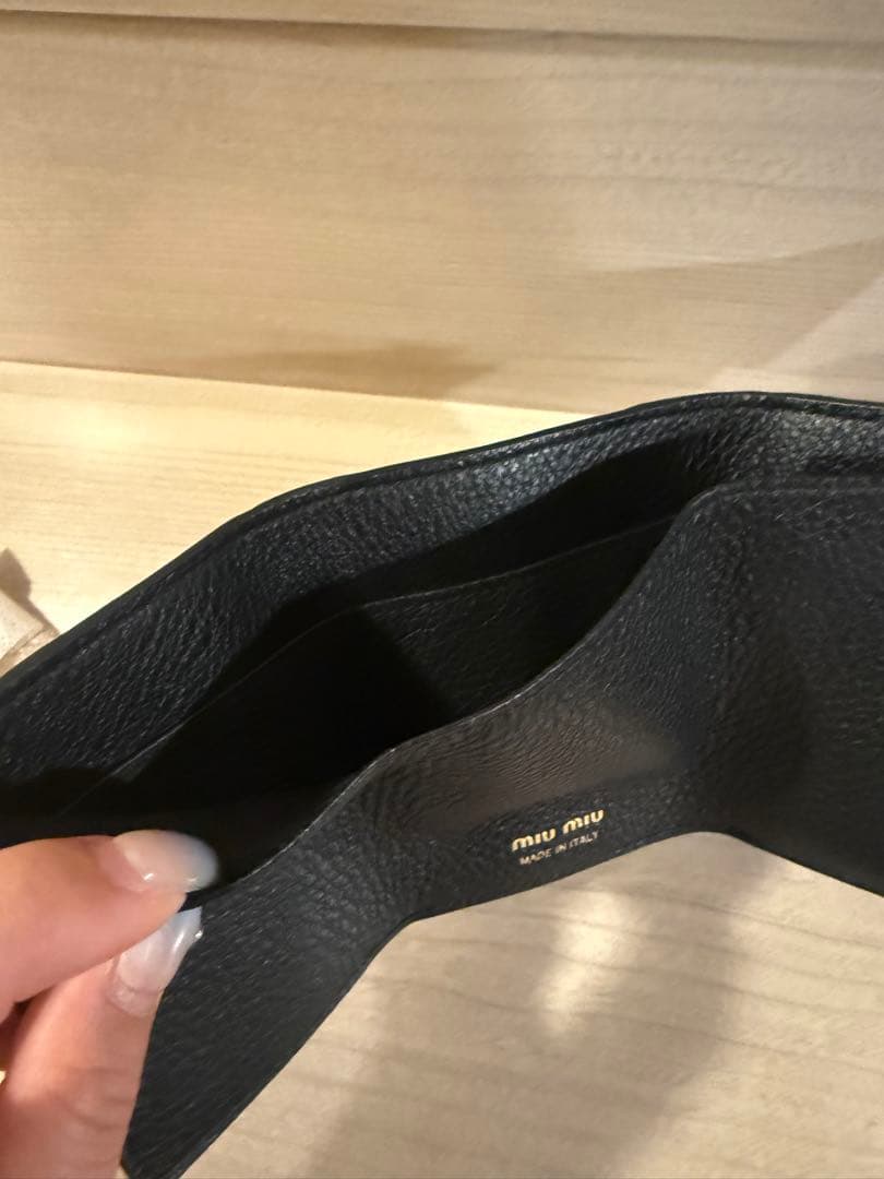 m*7様 MIUMIU ヴィッテロダイノレザー 三つ折り財布