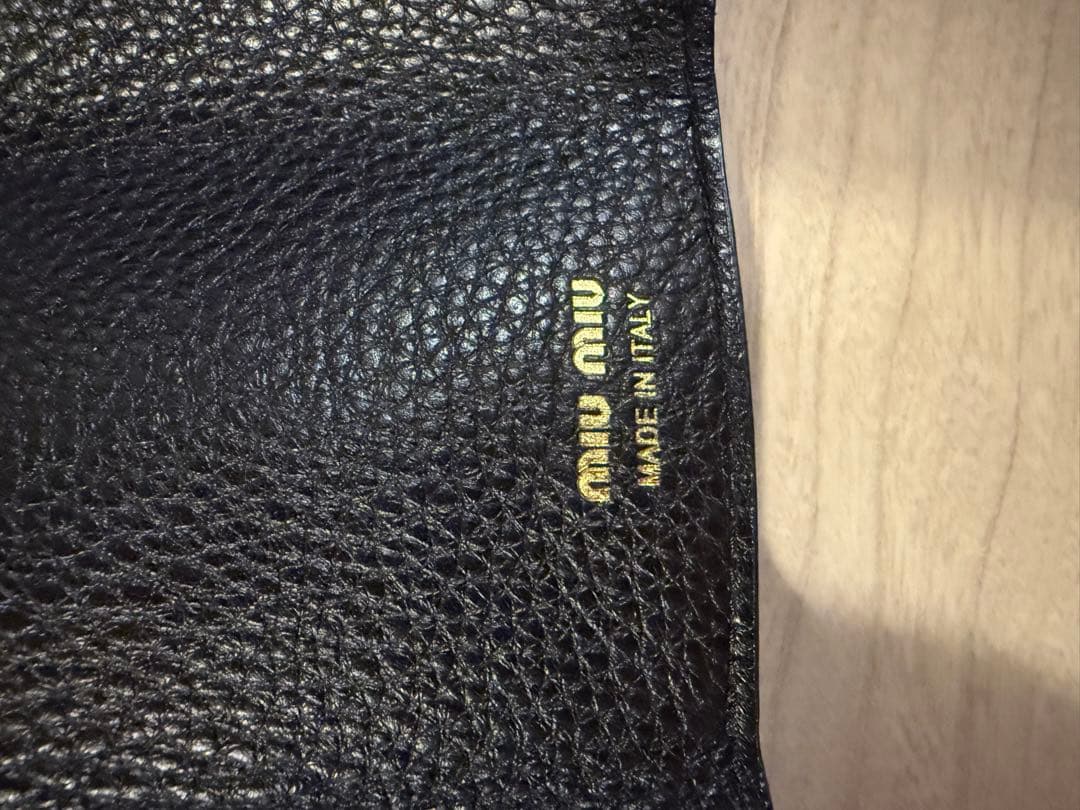 m*7様 MIUMIU ヴィッテロダイノレザー 三つ折り財布