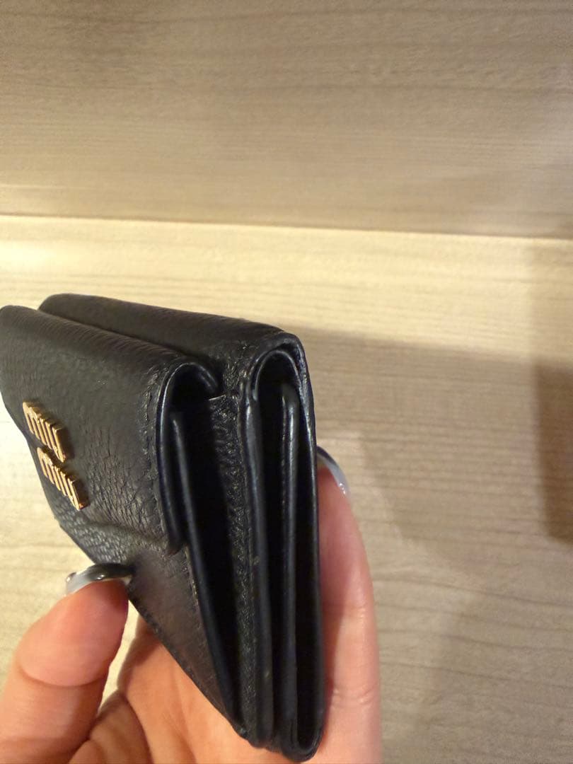 m*7様 MIUMIU ヴィッテロダイノレザー 三つ折り財布