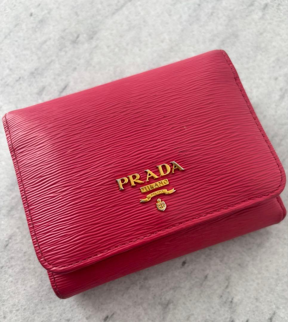 PRADA プラダ ピンク 三つ折り財布 サフィアーノ ロゴ 金 ゴールド