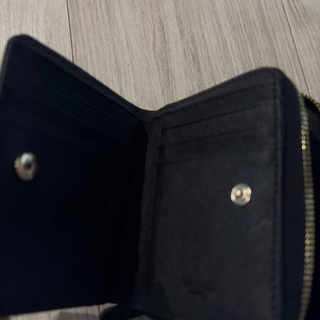 PRADA財布
