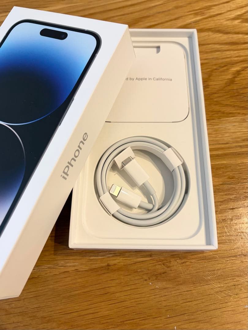 美品 iPhone14pro 128GB シルバー 箱あり 充電ケーブルあり