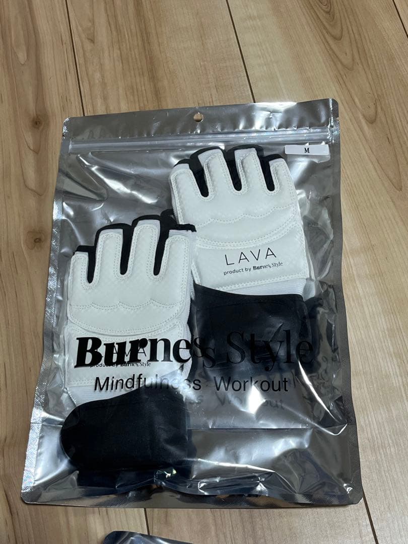お値下げしました Burnes Style LAVA ボクシングM未開封