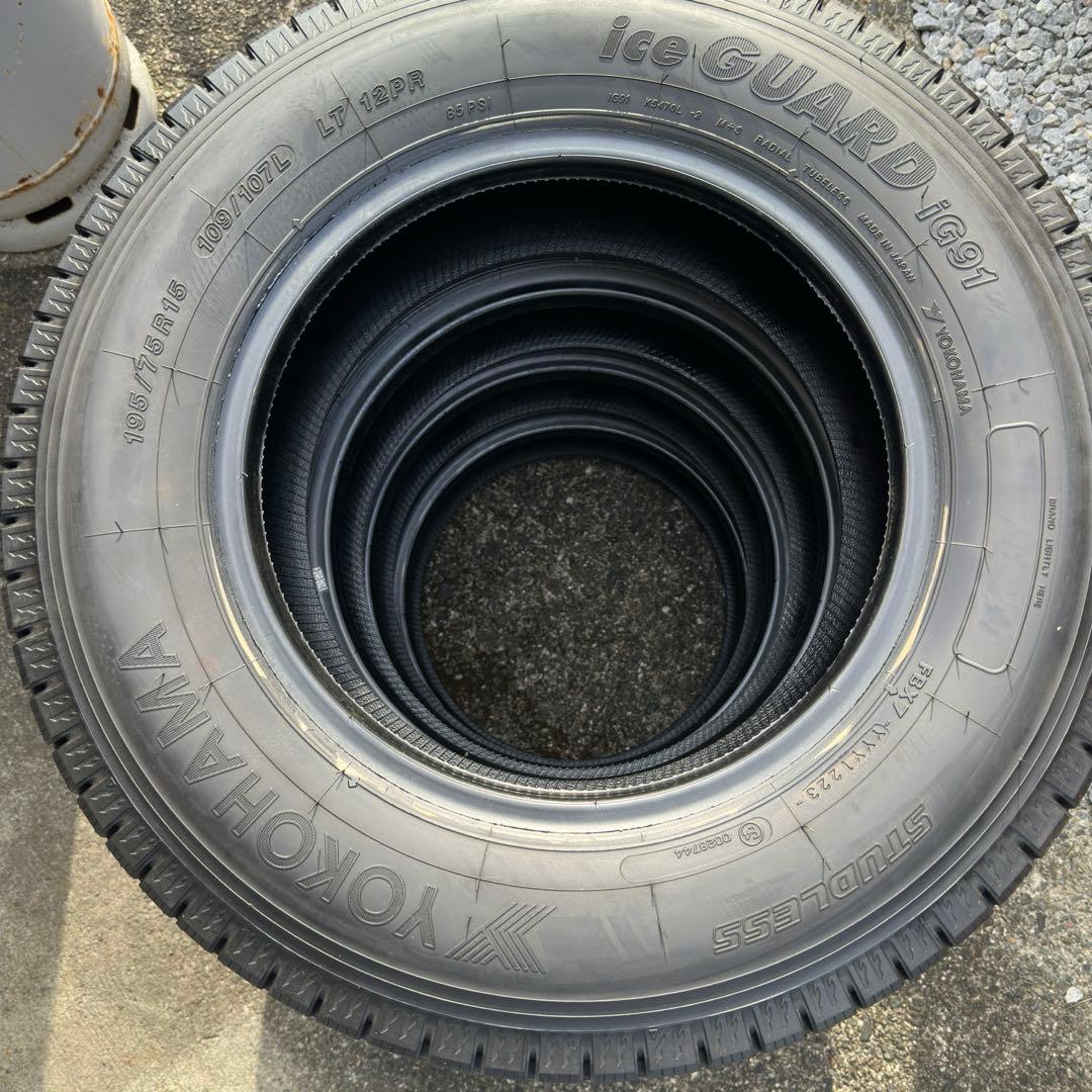 スタッドレスタイヤ 195/75R15 4本セット