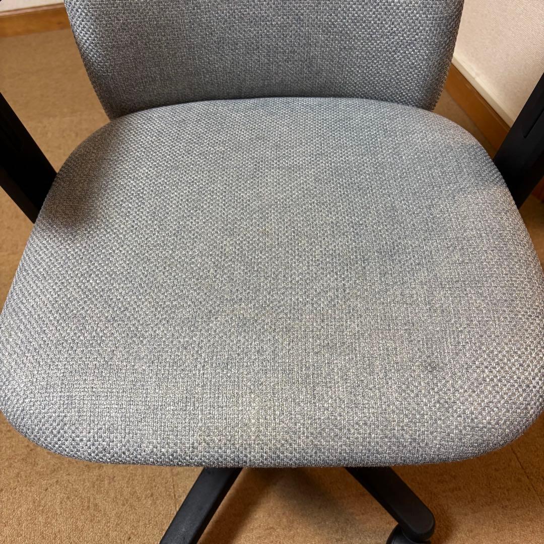 オカムラ　椅子　ノーム　norm 可動肘掛け付き