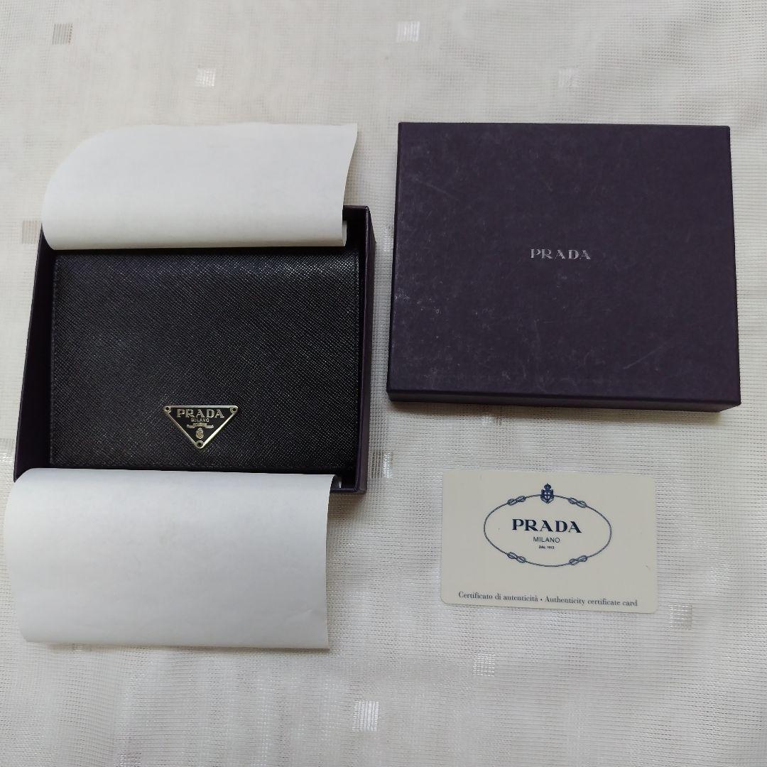 PRADA ブラック 二つ折り財布 箱付き　未使用