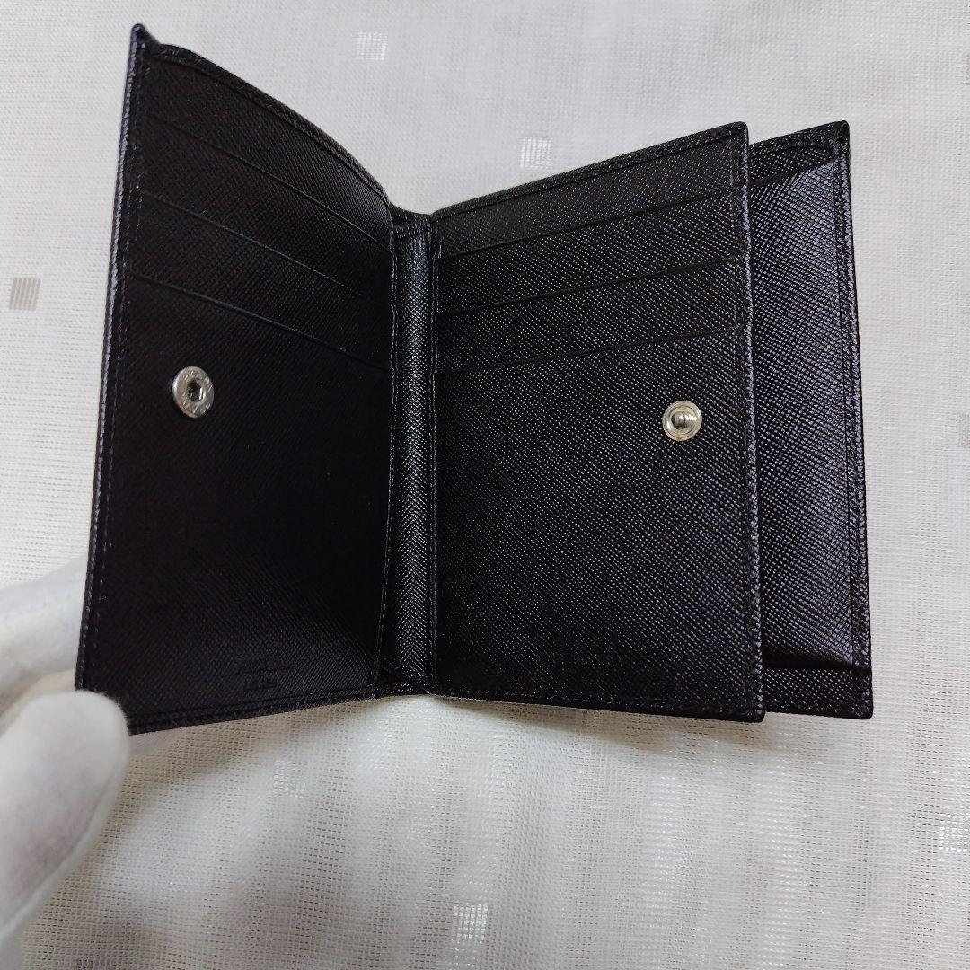 PRADA ブラック 二つ折り財布 箱付き　未使用