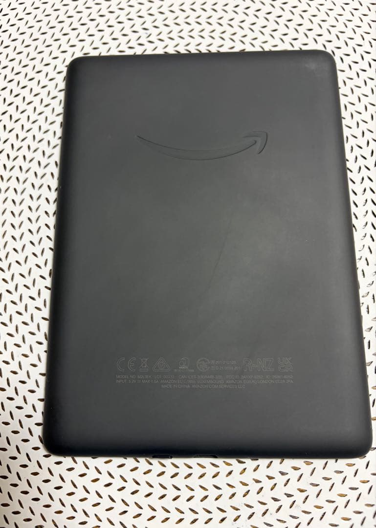 Kindle Paperwhite 第11世代 8GB 広告あり 美品 カバー付