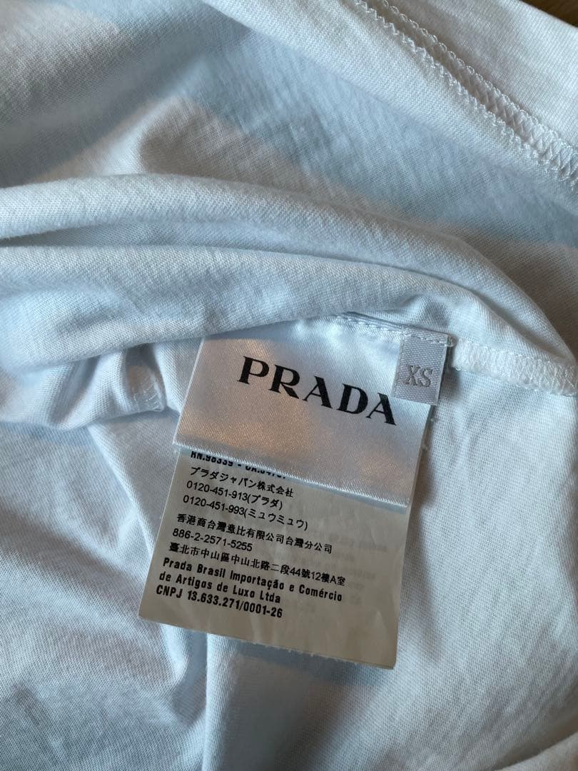 PRADA プラダTシャツ白ホワイト刺繍ポイント半袖