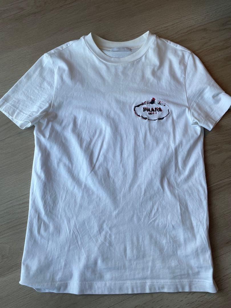 PRADA プラダTシャツ白ホワイト刺繍ポイント半袖
