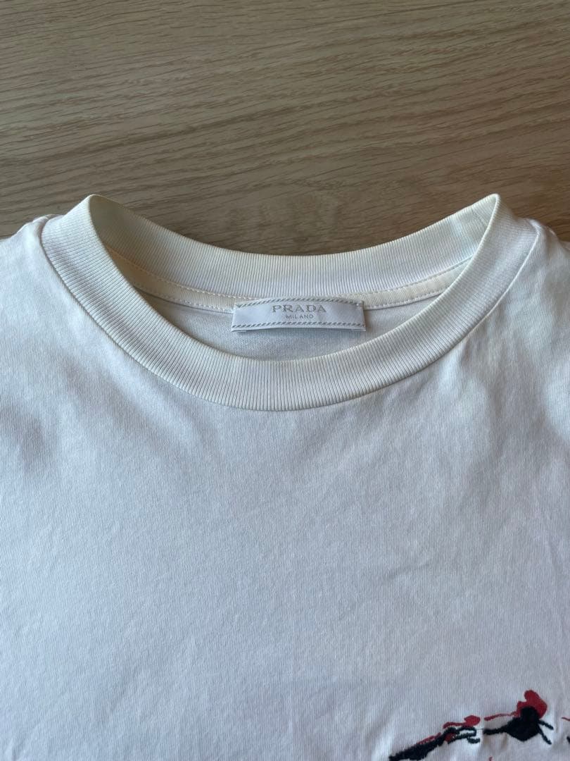 PRADA プラダTシャツ白ホワイト刺繍ポイント半袖