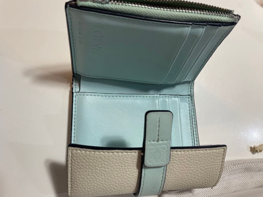 LOEWE ミディアム バーティカルウォレット