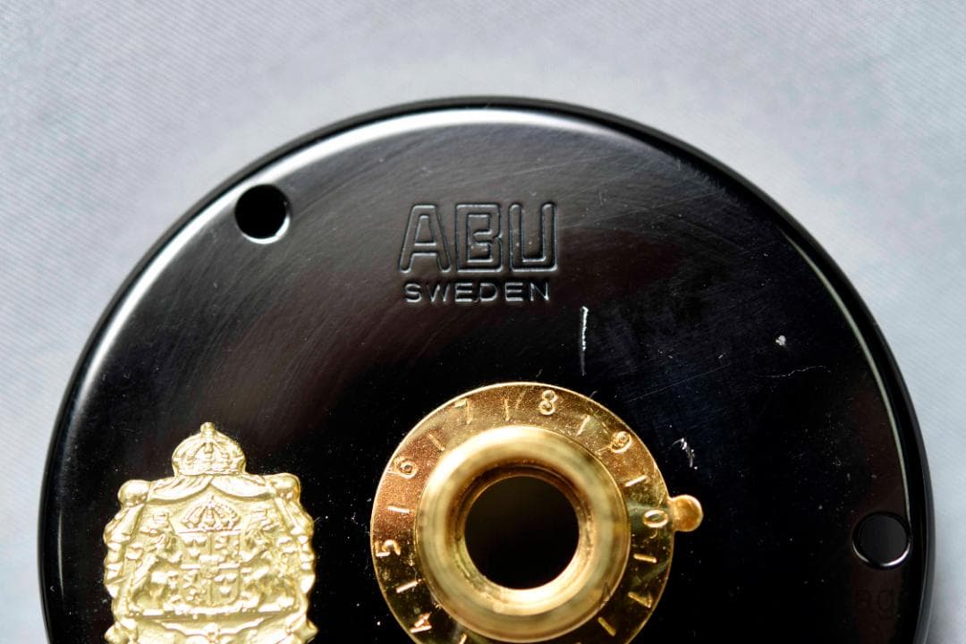 ABU アンバサダー ５６００CDL　パーツ　サイドプレートＹ1253-354