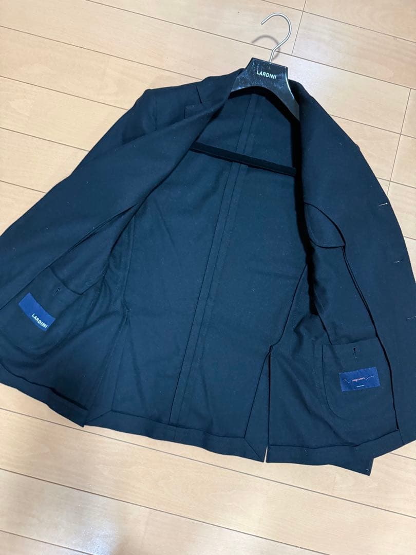 「日曜日迄価格」 LARDINI easy wear ウールサイズ 44ブラック