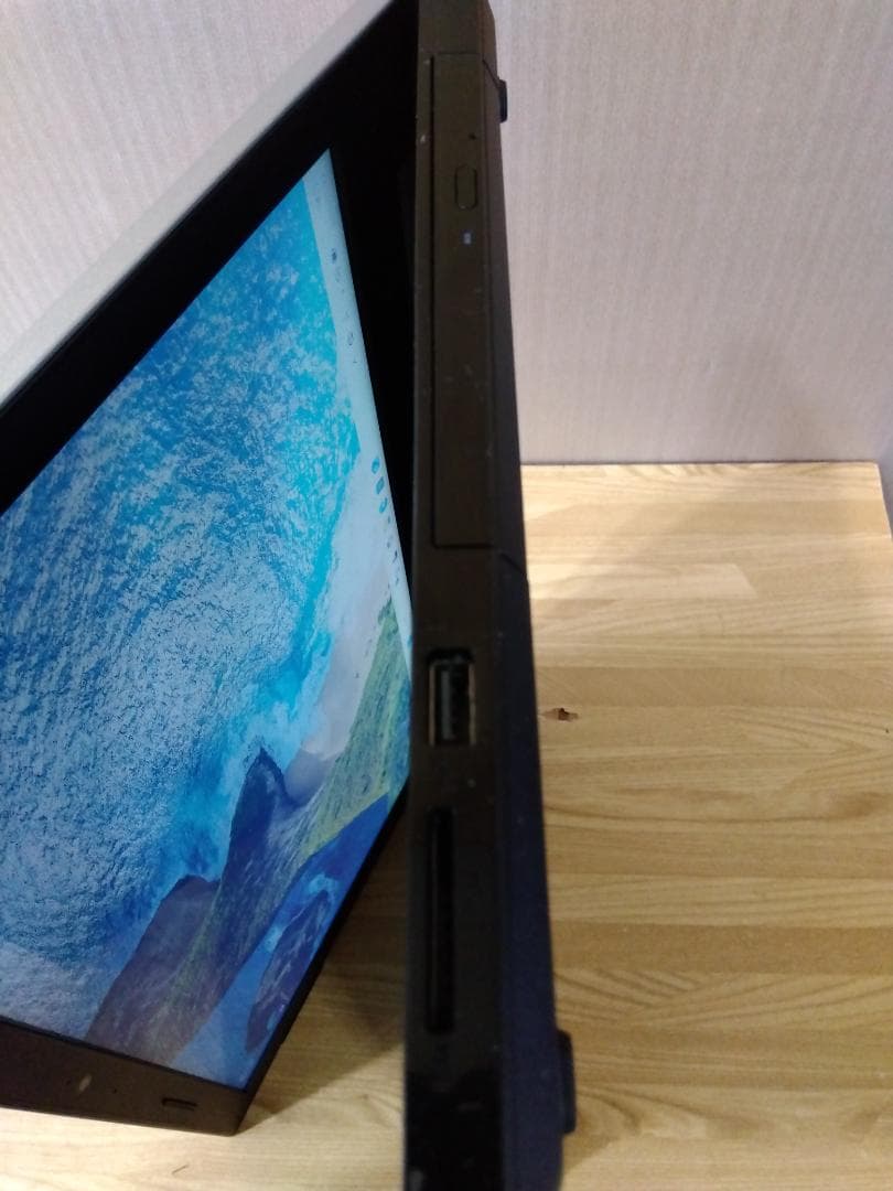 DELL Inspiron 15-3542 SSDでスムーズ動作