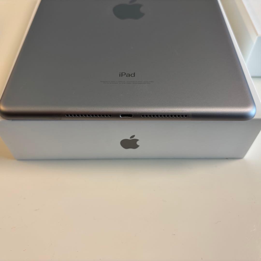 【極美品・付属品完備】iPad 第6世代 32GB シルバー｜画面・外装傷なし