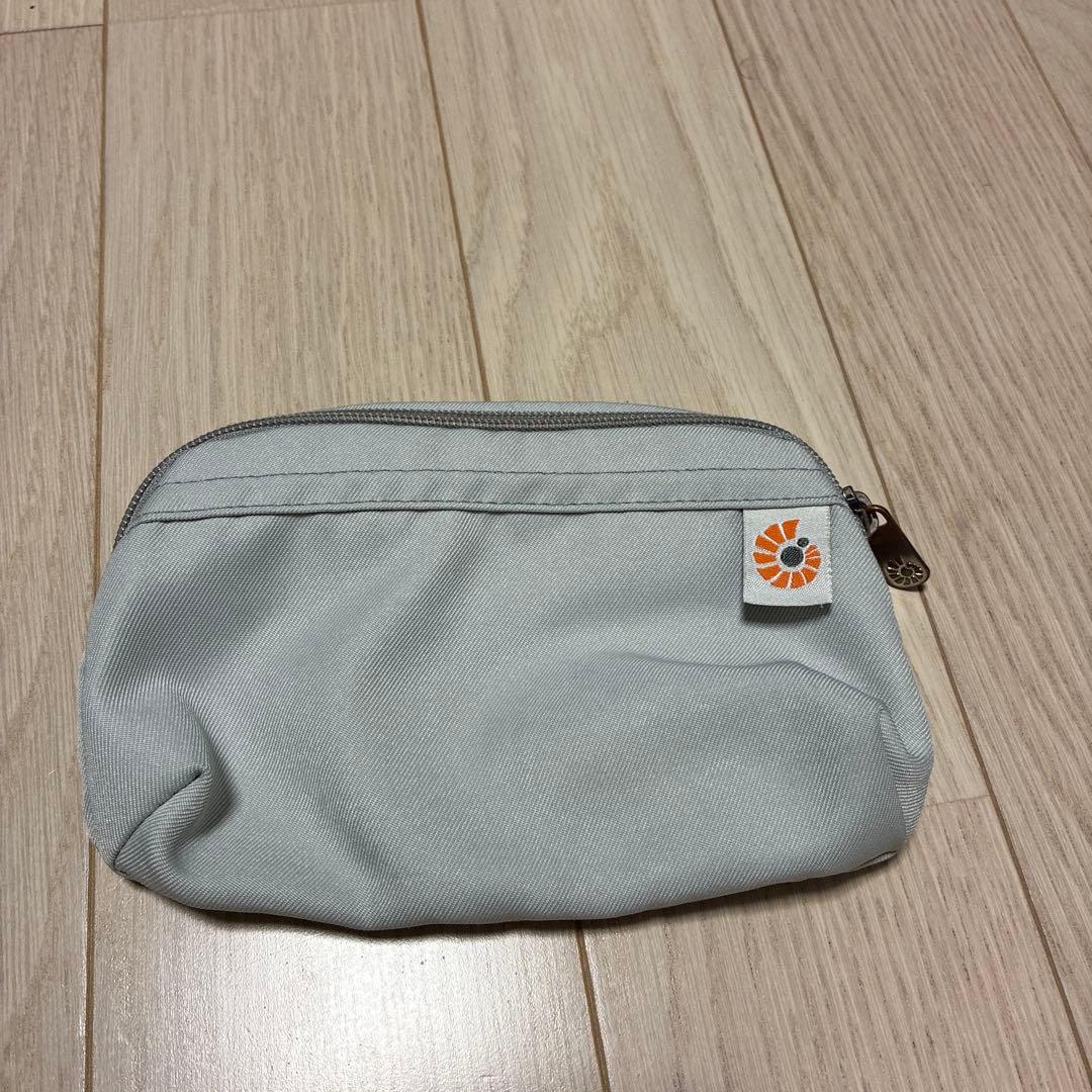 美品　エルゴの抱っこ紐　人気のオムニブリーズ　パールグレー　ergobaby