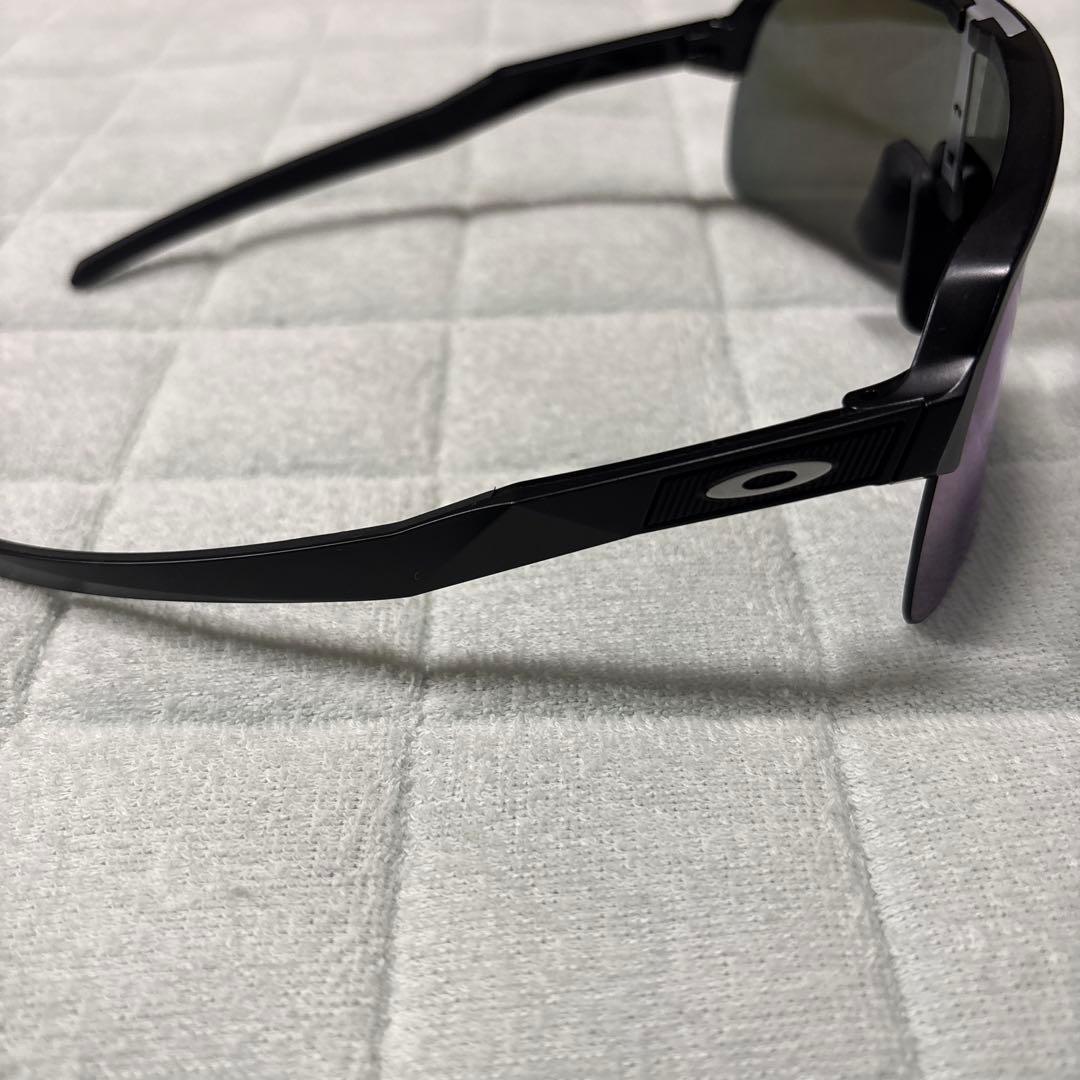 r*8様 OAKLEY Sutro Lite