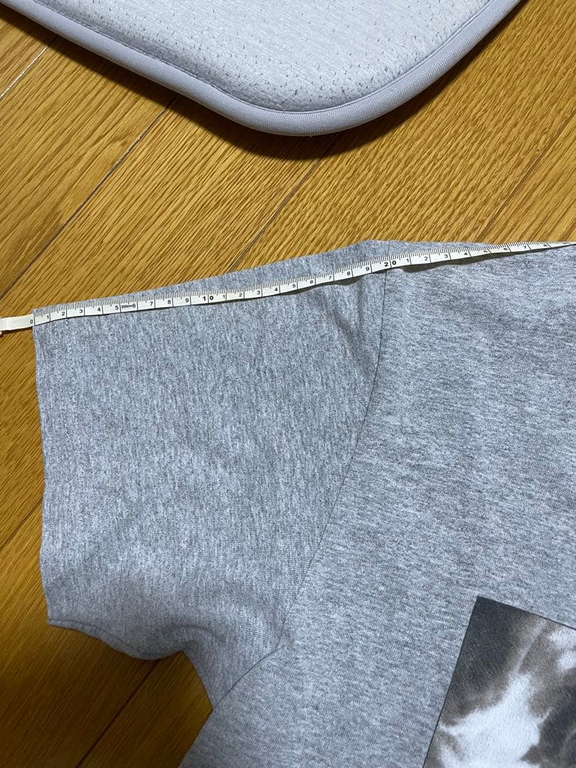 木村拓哉 着用 supreme crybaby Gray