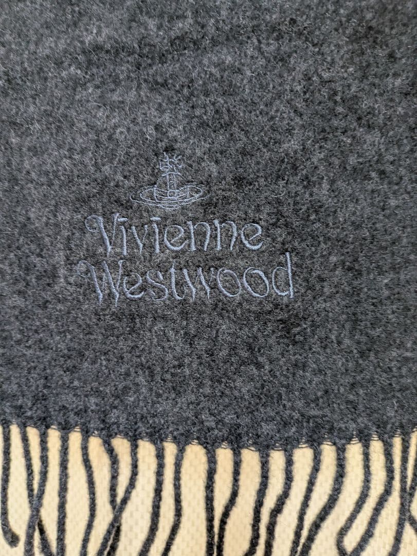 五月女　Vivienne Westwood ダークグレー マフラー
