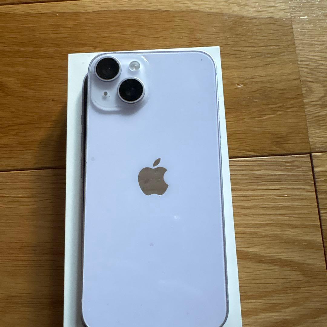 美品　iPhone14 本体　新品の付属品あり　箱入り