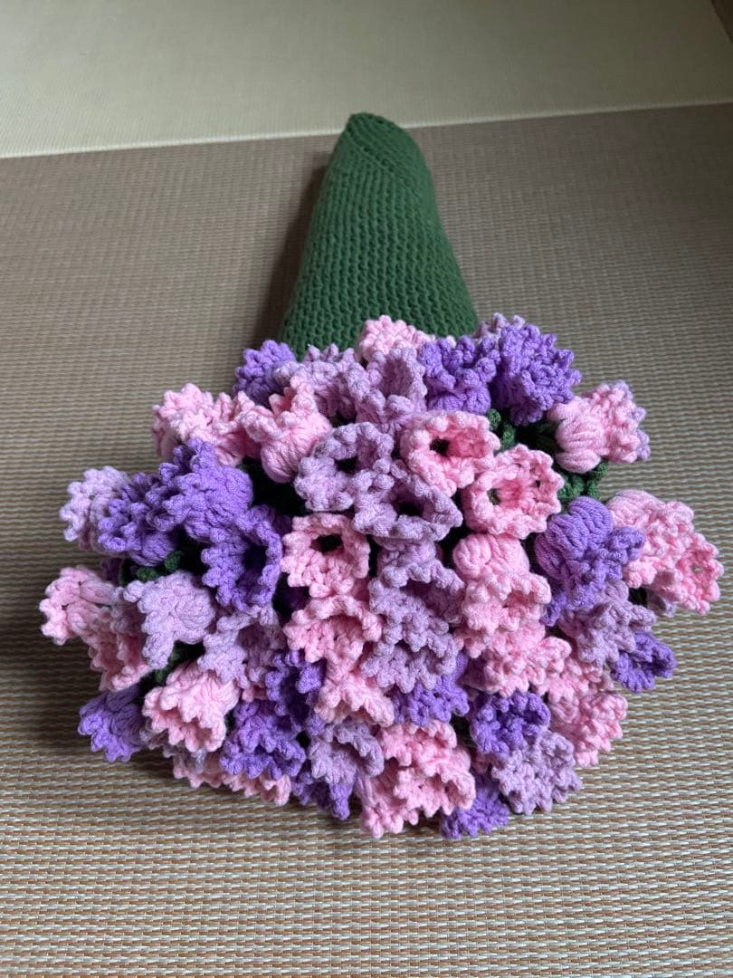かぎ針編み物の花束 枯れない花86 本 のスズラン 。直径 96センチ花の毛布