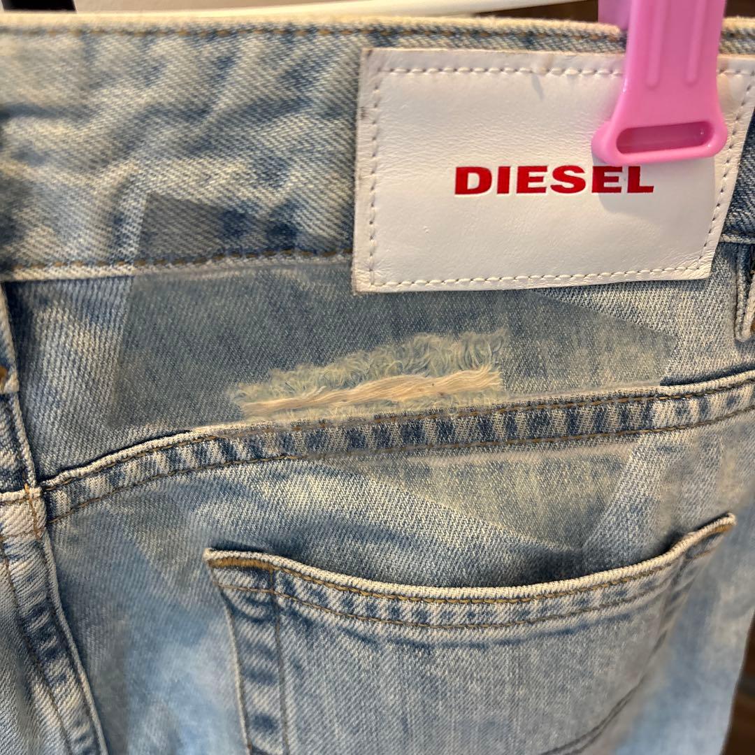 希少デザインDIESEL レディース テープデザインジーンズ　サイズ24